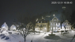 Náměstí, Hrad a Trůba