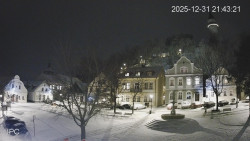 Náměstí, Hrad a Trůba