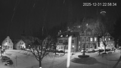 Náměstí, Hrad a Trůba