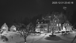 Náměstí, Hrad a Trůba