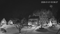 Náměstí, Hrad a Trůba