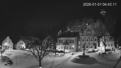 Náměstí, Hrad a Trůba