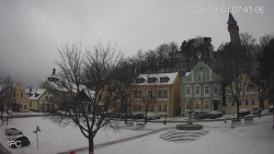 Náměstí, Hrad a Trůba