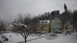 Náměstí, Hrad a Trůba