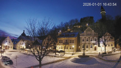 Náměstí, Hrad a Trůba