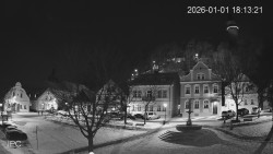 Náměstí, Hrad a Trůba