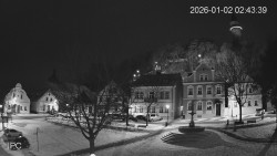 Náměstí, Hrad a Trůba