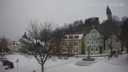 Náměstí, Hrad a Trůba