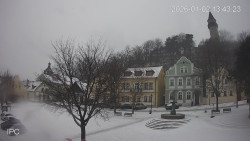 Náměstí, Hrad a Trůba