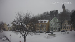 Náměstí, Hrad a Trůba