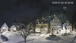 Náměstí, Hrad a Trůba