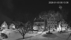 Náměstí, Hrad a Trůba