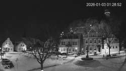 Náměstí, Hrad a Trůba