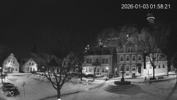 Náměstí, Hrad a Trůba