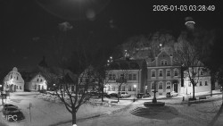 Náměstí, Hrad a Trůba