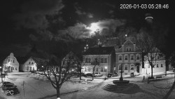 Náměstí, Hrad a Trůba