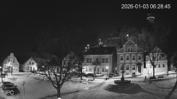 Náměstí, Hrad a Trůba