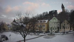 Náměstí, Hrad a Trůba