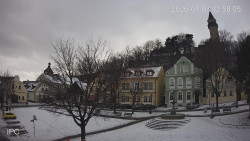 Náměstí, Hrad a Trůba