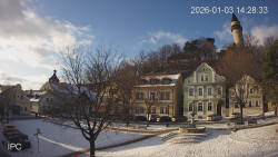 Náměstí, Hrad a Trůba