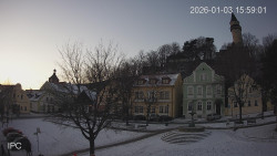 Náměstí, Hrad a Trůba