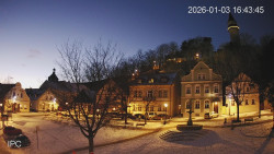 Náměstí, Hrad a Trůba