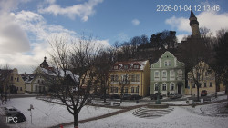 Náměstí, Hrad a Trůba