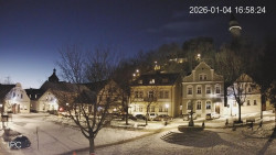 Náměstí, Hrad a Trůba