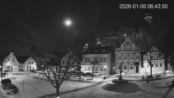 Náměstí, Hrad a Trůba