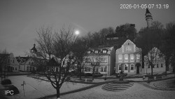 Náměstí, Hrad a Trůba