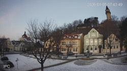 Náměstí, Hrad a Trůba