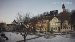 Náměstí, Hrad a Trůba