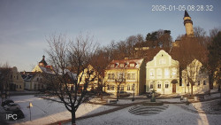 Náměstí, Hrad a Trůba