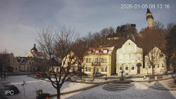 Náměstí, Hrad a Trůba