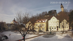 Náměstí, Hrad a Trůba