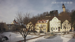 Náměstí, Hrad a Trůba