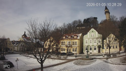 Náměstí, Hrad a Trůba