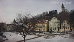 Náměstí, Hrad a Trůba