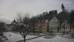 Náměstí, Hrad a Trůba