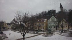 Náměstí, Hrad a Trůba