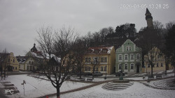 Náměstí, Hrad a Trůba