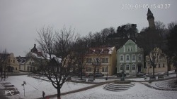 Náměstí, Hrad a Trůba