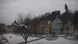 Náměstí, Hrad a Trůba