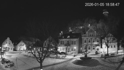 Náměstí, Hrad a Trůba