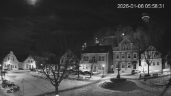 Náměstí, Hrad a Trůba