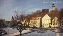 Náměstí, Hrad a Trůba