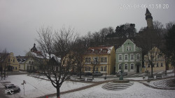 Náměstí, Hrad a Trůba