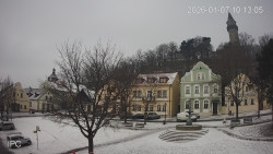 Náměstí, Hrad a Trůba