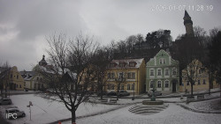 Náměstí, Hrad a Trůba