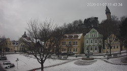 Náměstí, Hrad a Trůba